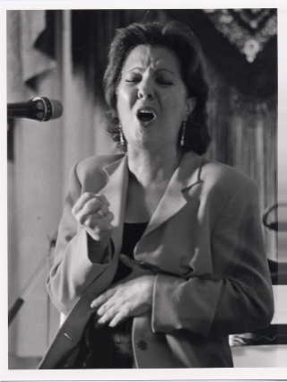 Carmen Linares en El Homenaje a Paco González (11-10-1995) Carmen Linares en El Homenaje a Paco González (11-10-1995)