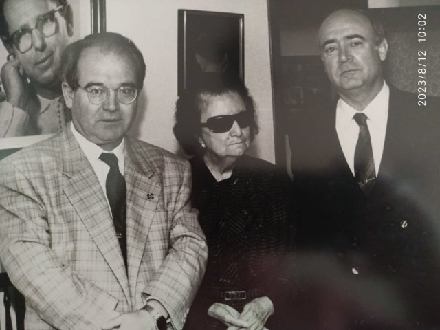 1982